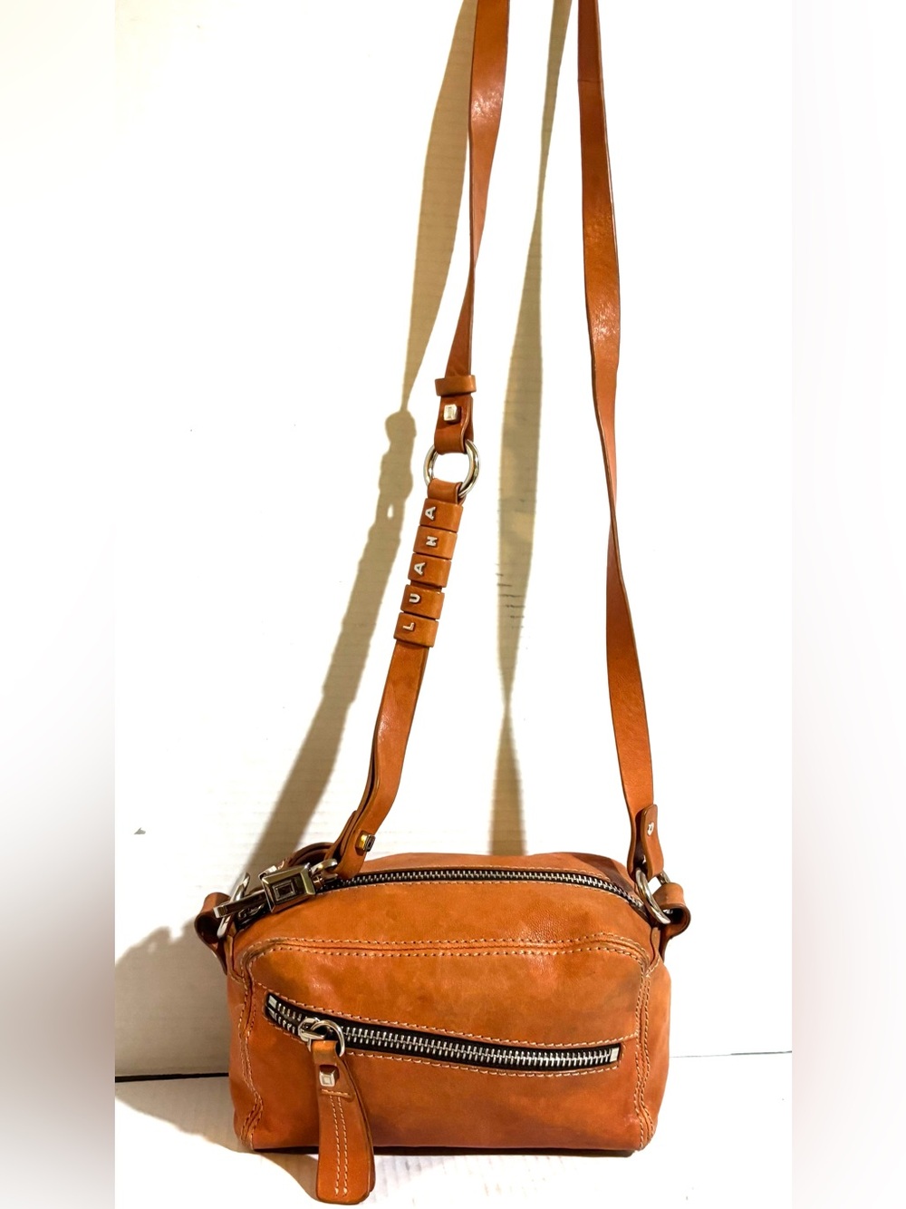 Tan vintage Leather Crossbody Bag - Versatile Everyday Shoulder Bag